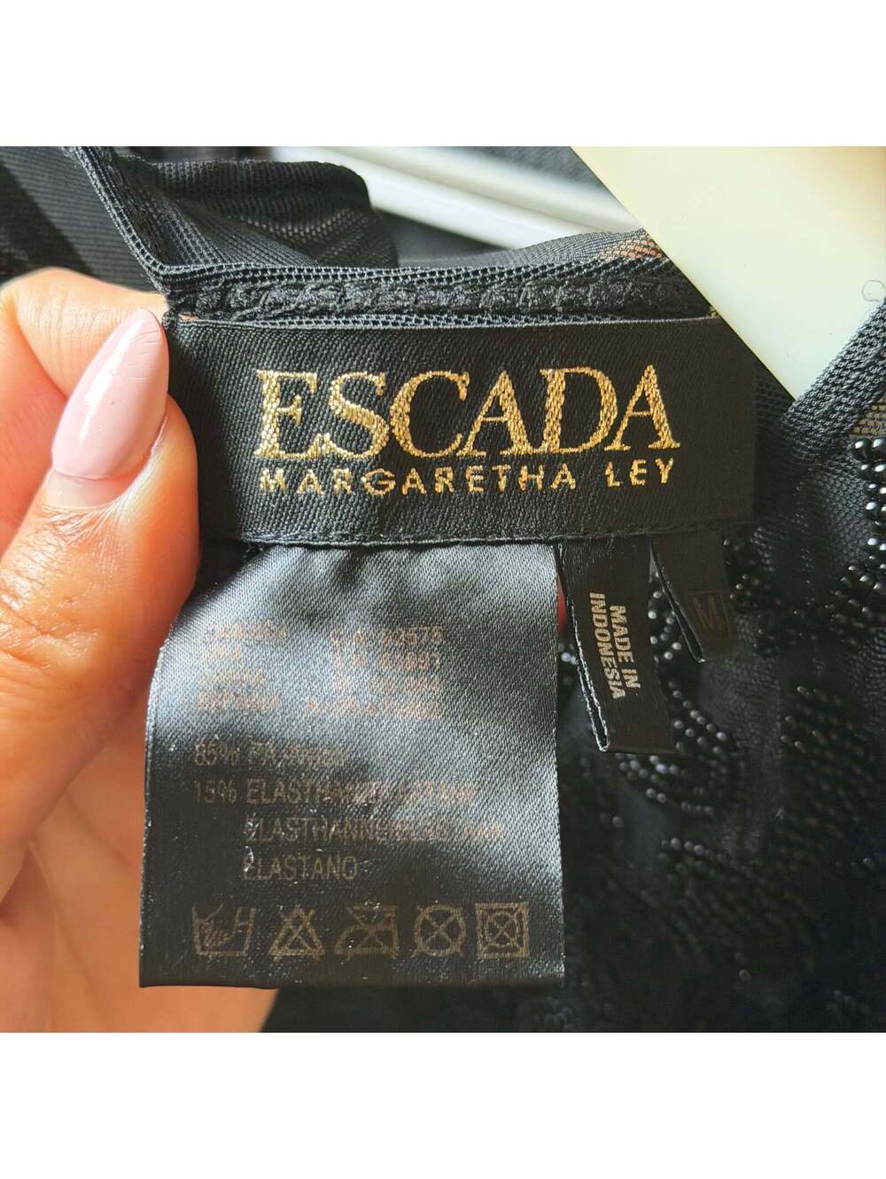 Escada - Picture 8 of 9